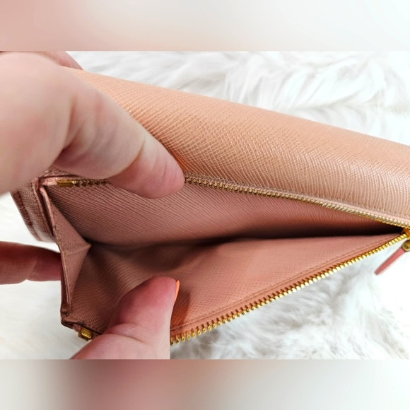 💓SOLD💓Prada Double Snap Light Pink Leather Wallet - Picture 11 of 11